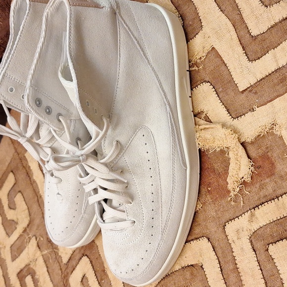 Nike Air Jordan's size 11. Off white. - Picture 8 of 8